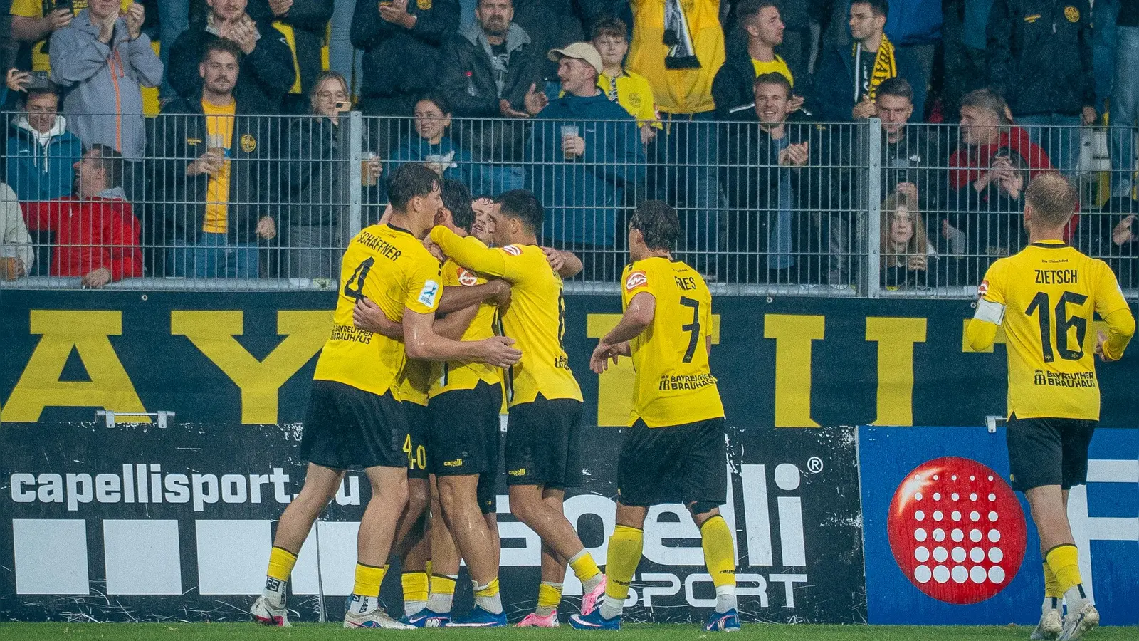 Zweimal konnte die Altstadt gegen Illertissen eine Führung bejubeln, am Ende reichte es zu einem leistungsgerechten 2:2-Unentschieden. (Foto: SpVgg Bayreuth/Simon Helfensdörfer)
