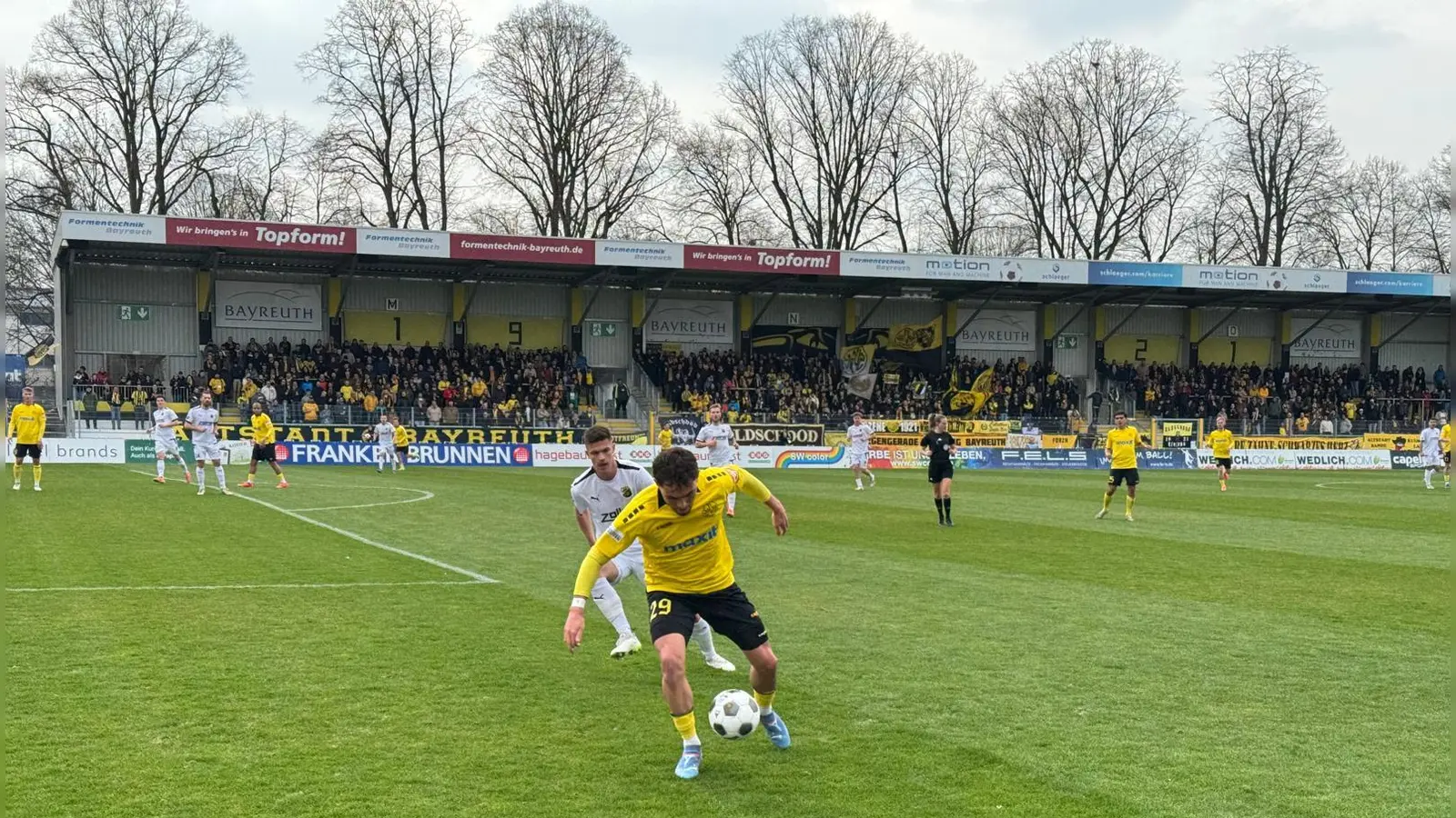 Hart kämpfen musste die Altstadt in der heutigen Begegnung gegen die DJK Vilzing. (Foto: sd)