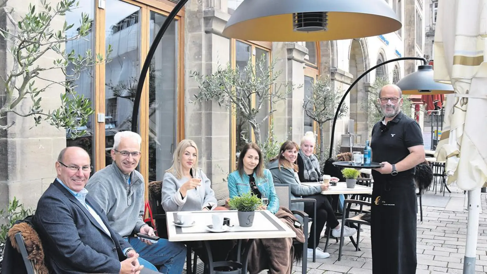 Engin Gülyaprak, Inhaber von Engin‘s Ponte, möchte es seinen Gästen auch im Herbst und Winter draußen gemütlich machen. (Foto: Jessica Mohr)