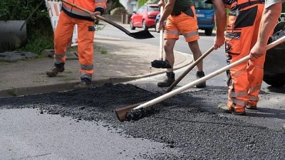 Viel Geld muss die Gemeinde Bindlach 2025 wieder in den Straßen-, Kanal- und Wasserleitungsbau stecken.  (Foto: red)