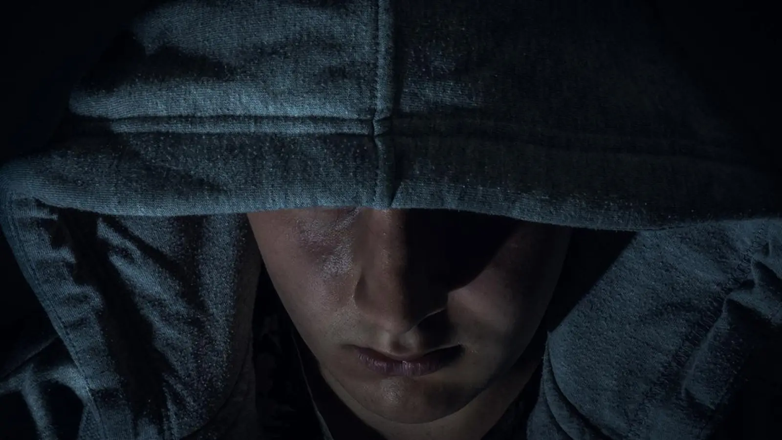 Albtraum in Bayreuther Wohnung: 18-Jährige trifft Unbekannten nachts im Bad (Foto: pixabay/Momonator)