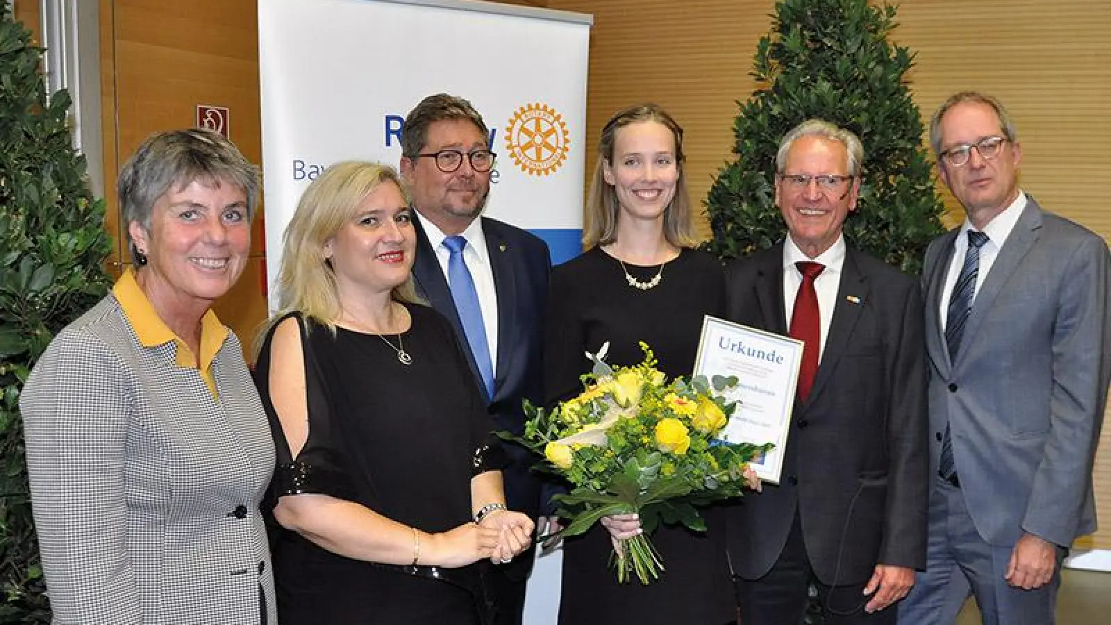 OB Brigitte Merk-Erbe, Staatsministerin Melanie Huml, Rotary-Präsident Rainer Saalfrank, Lisa Ramershoven, Laudator Helmut Ruppert, Uni-Präsident Stefan Leible. Foto Wolfgang Munzert (Foto: Wolfgang Munzert)