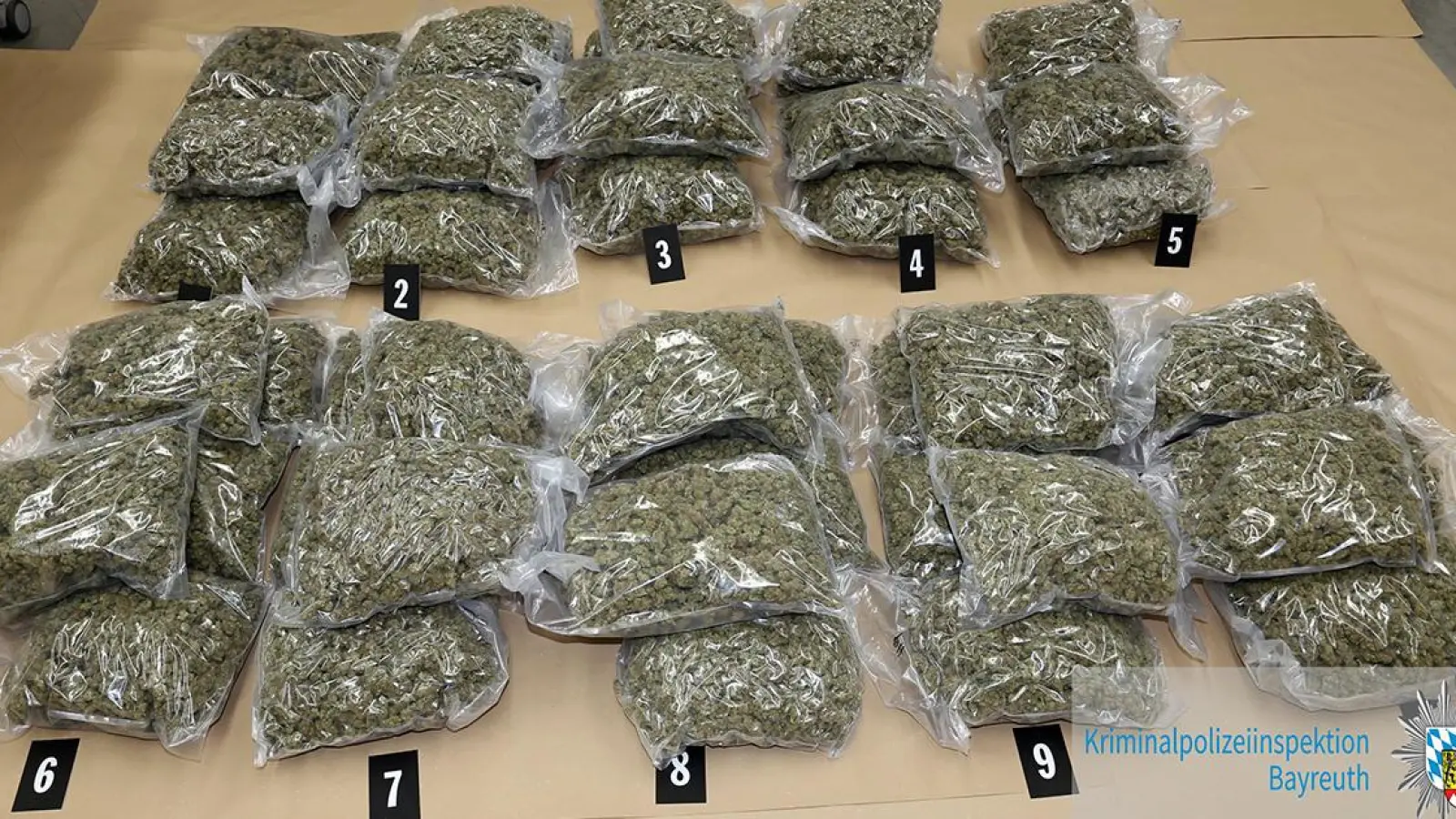 Das beschlagnahmte Marihuana: rund ein Zentner (Foto: Kriminalpolizei Bayreuth)