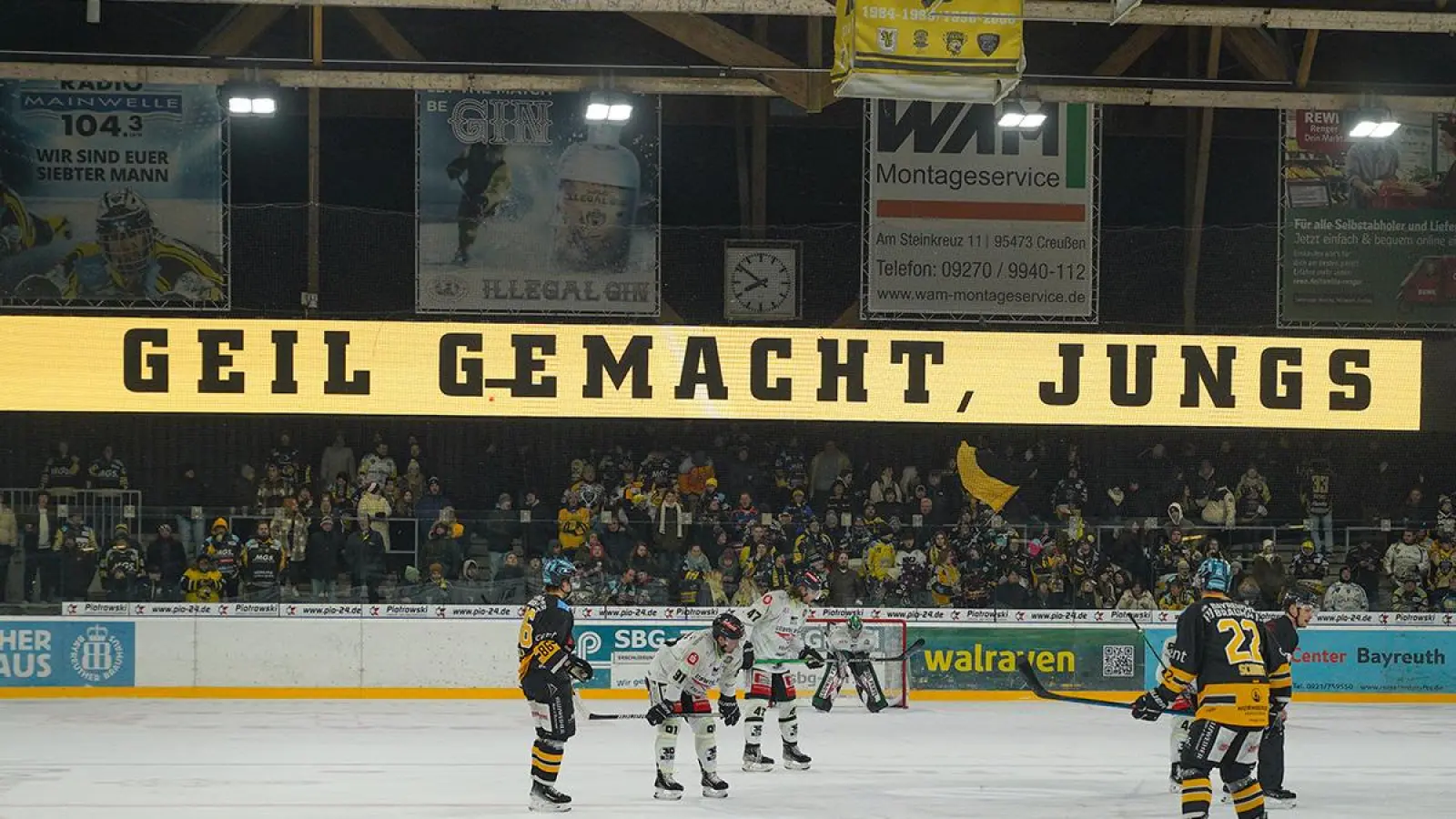 Gehört wohl bald der Vergangenheit an: Torerfolg der Bayreuth Tigers im Eisstadion. (Archivbild: Dörfler)