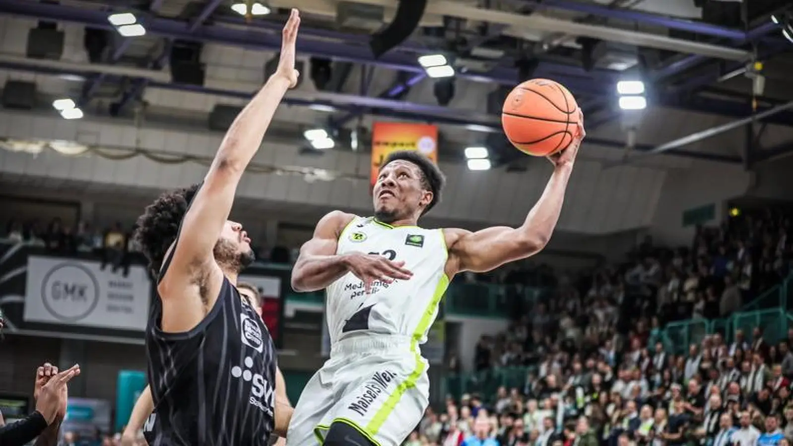 Auf die Leistungsträger wie KeVaughn Allen (auf unserem Bild am Ball im jüngsten Spiel gegen Tübingen) wird es ankommen, wenn der BBC in Bochum einen Erfolg erzielen will. (Foto: Thorsten Ochs)