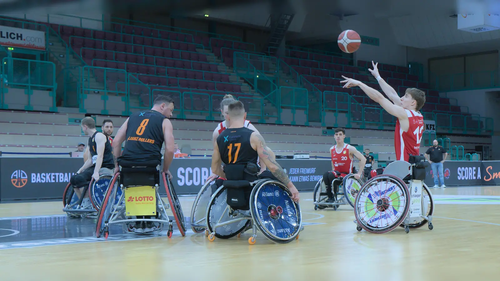 Matias Mendez (hier beim Wurf im Heimspiel gegen Ulm) war bester Werfer und Rebounder des RSV Bayreuth in der heutigen Partie bei den ING Skywheelers Frankfurt. (Foto: RSV Bayreuth)