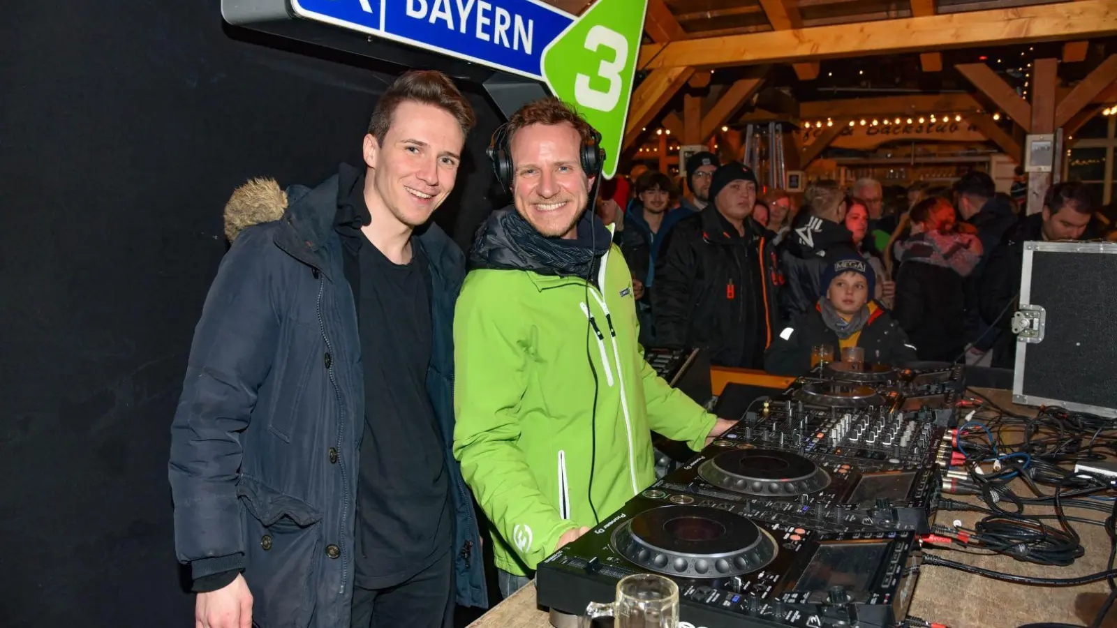 DJ Glockenbach im Bayreuther Winterdorf (Foto: Stefan Dörfler)