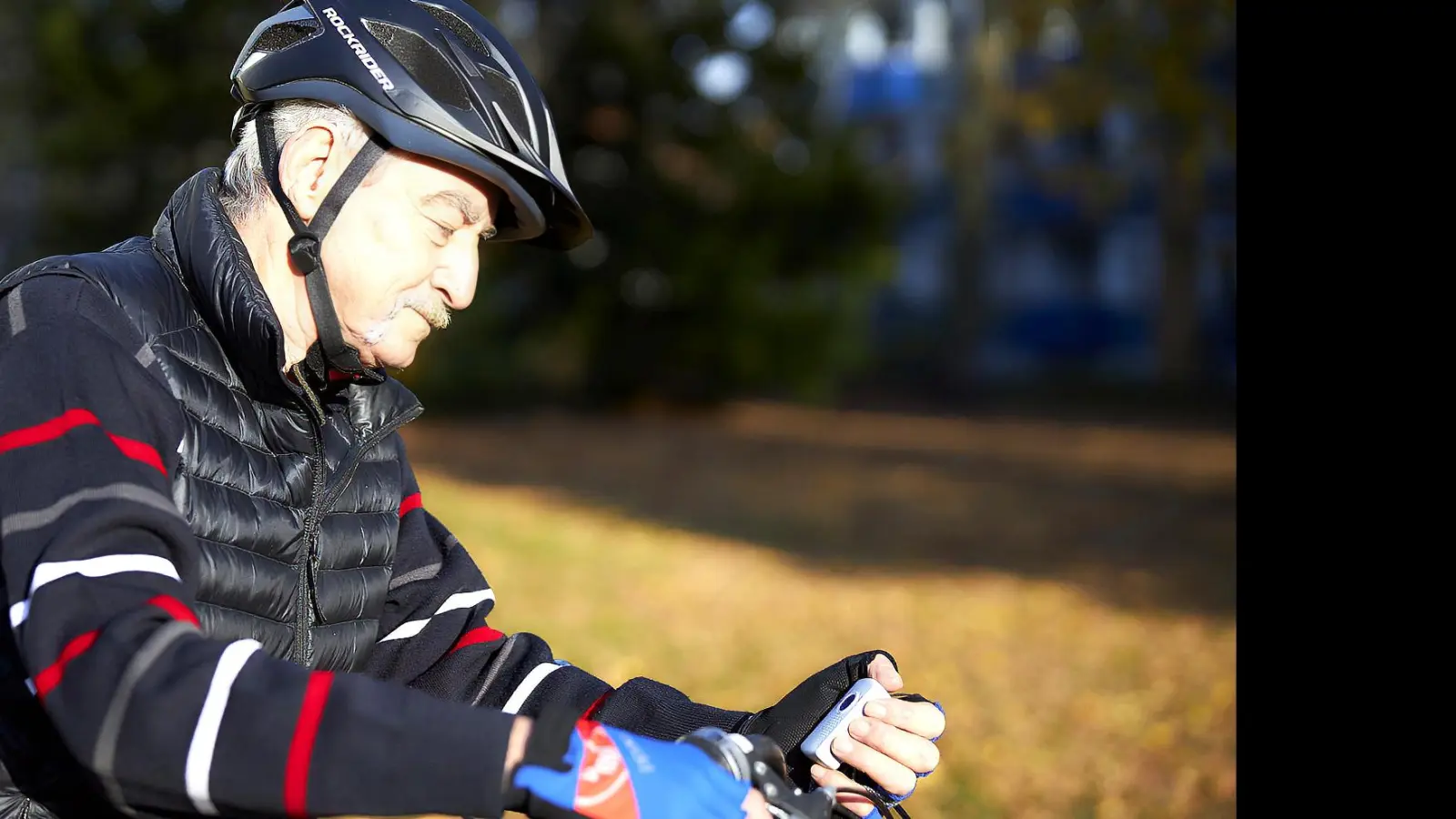 Auch beim Radfahren kann ischnell Hilfe angefordert und der Standort per GPS übermittelt werden. 				 red (Foto: red)
