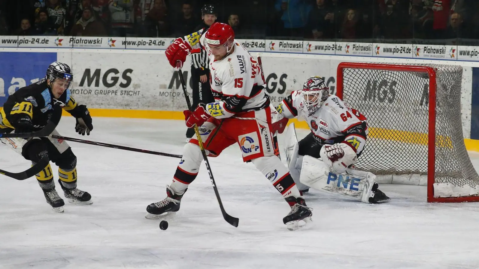 Einen harten Kampf lieferten die Tigers DEL 2-Tabellenführer Kassel Huskies. (Foto: Peter Kolb)