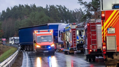 Die Unfallstelle auf der B22 unweit von Seybothenreuth. (Foto: BRK-Kreisverband Bayreuth)