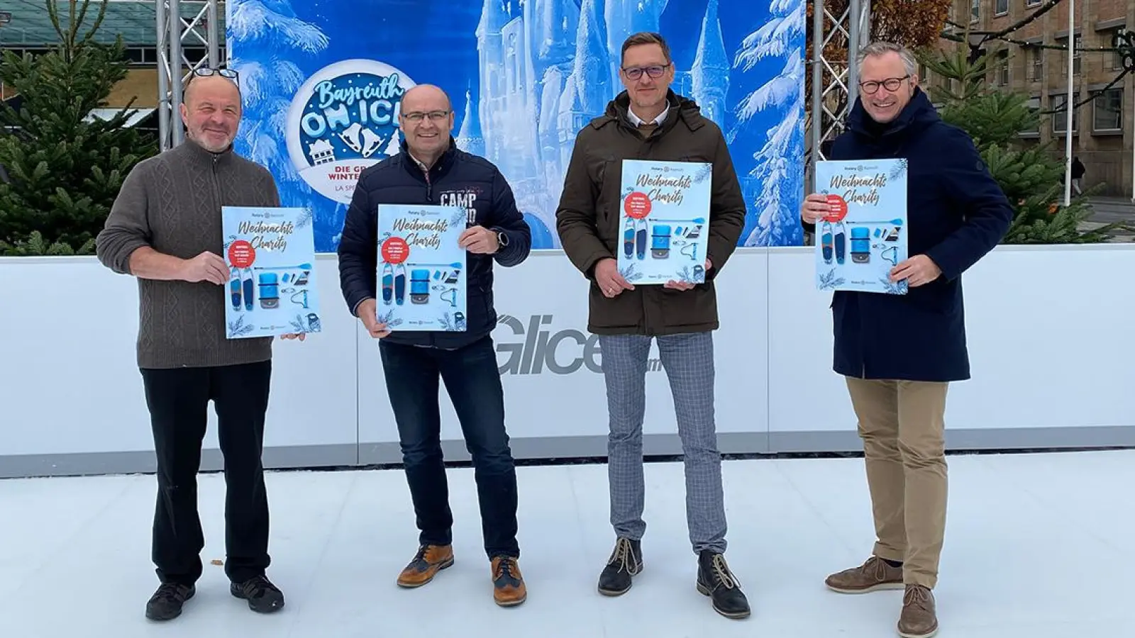 V.l.n.r.: Engin Gülyaprak (wahnfood), Erich Goldammer (Präsident Rotary Club Bayreuth), Dominik Zieher (Vorsitzender Rotary-Hilfswerk Bayreuth e.V.), Jörg Lichtenegger (Vizepräsident Rotary Club Bayreuth). (Foto: Lenkeit)