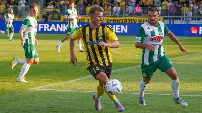 Christoph Fenninger, fest eingeplanter Fixpunkt der Mannschaft, beim Saisonauftakt am 20. Juli gegen den SV Schalding-Heining (Foto: Stefan Dörfler)