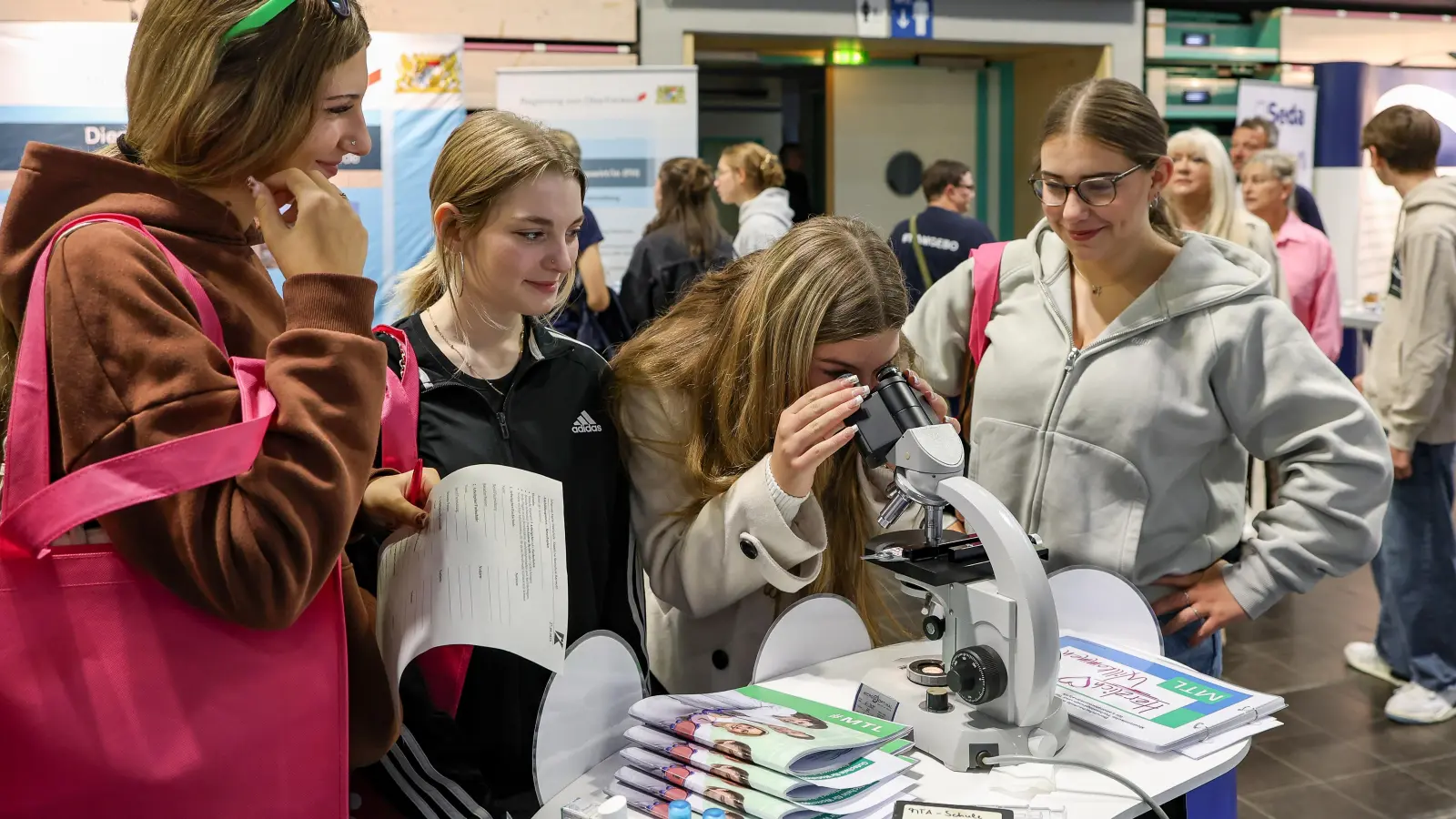 Großer Erfolg: Ausbildungsmesse in der Oberfrankenhalle setzt neue Maßstäbe.  (Foto: sd)